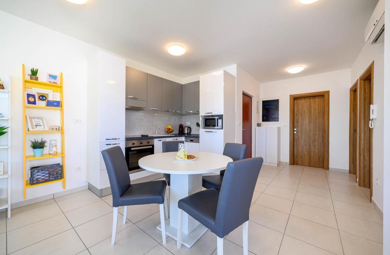 Apartment Banjada Zaboric Bagian luar foto